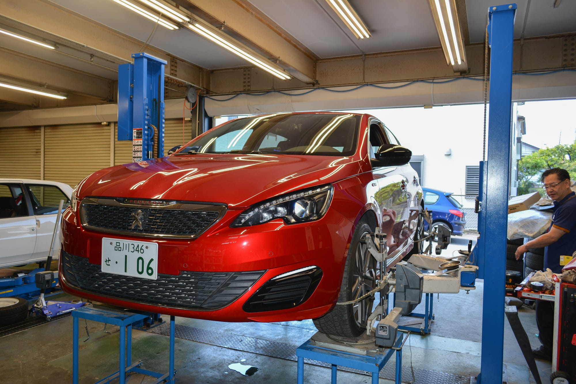【プジョー308GTi 270長期レポート03】アシを代えたらアライメント調整を！【PADDOCK PASS】