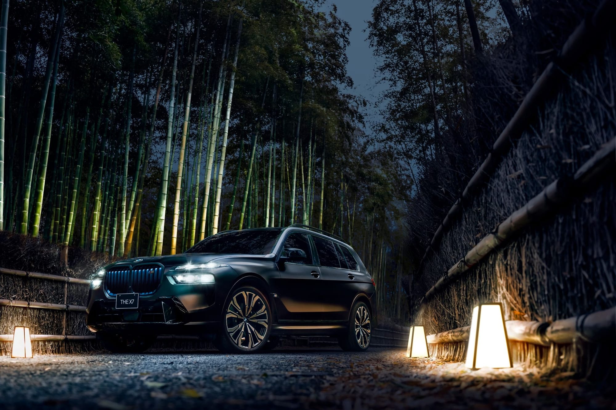 BMWの最上級ラグジュアリーSUVに漆黒を纏う日本専用限定車「X7 BLACK-α」が登場