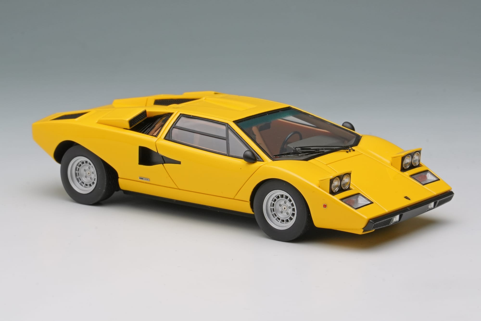 【モデルカーズ】スーパーカーの名車カウンタックで表現したモデルカーの新たなカタチ