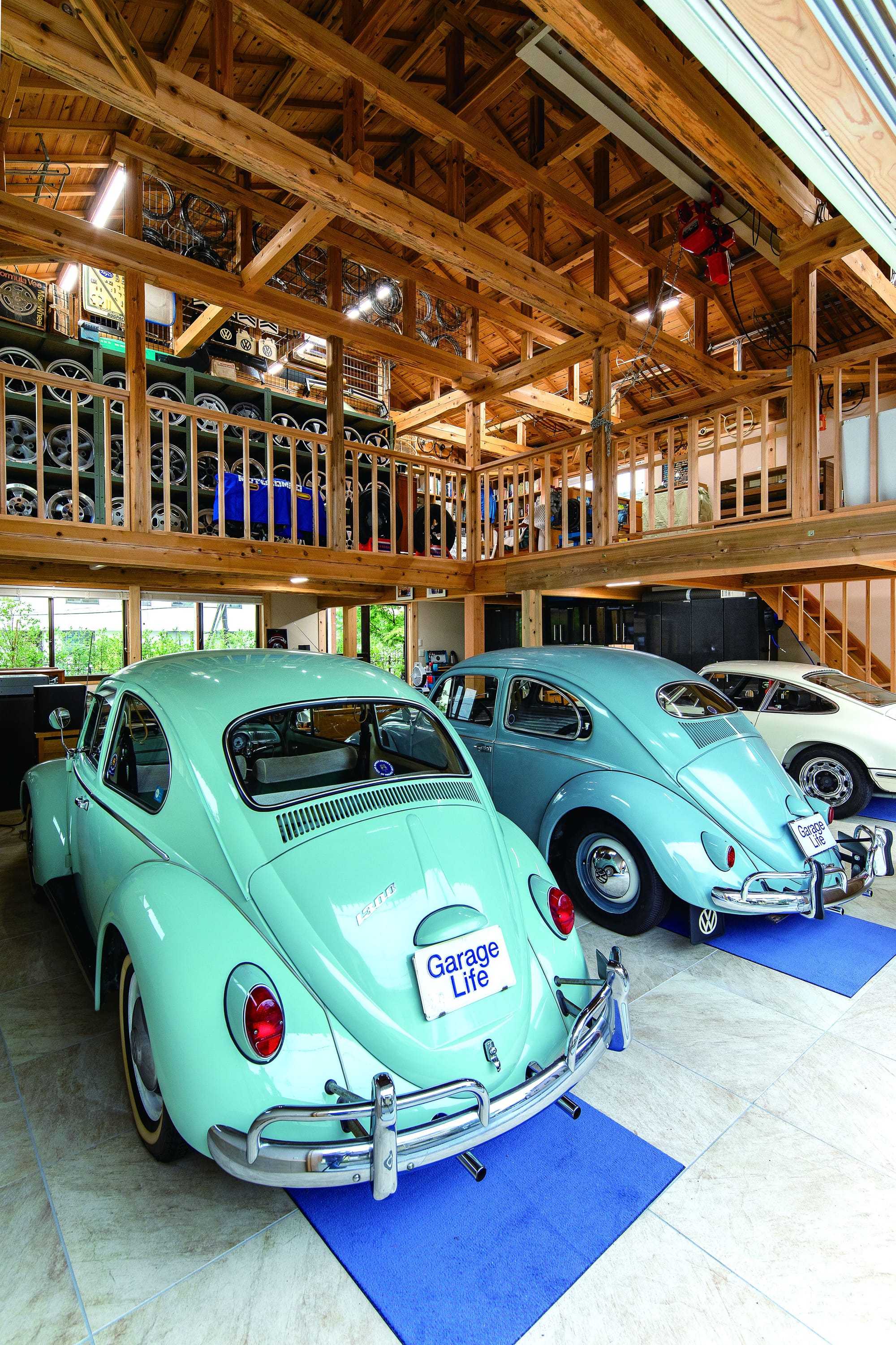 謹賀新年　　　　　　　　　　　　【ガレージライフ】和のテイストを取り入れた、 ドイツ車との融合した別棟ガレージ